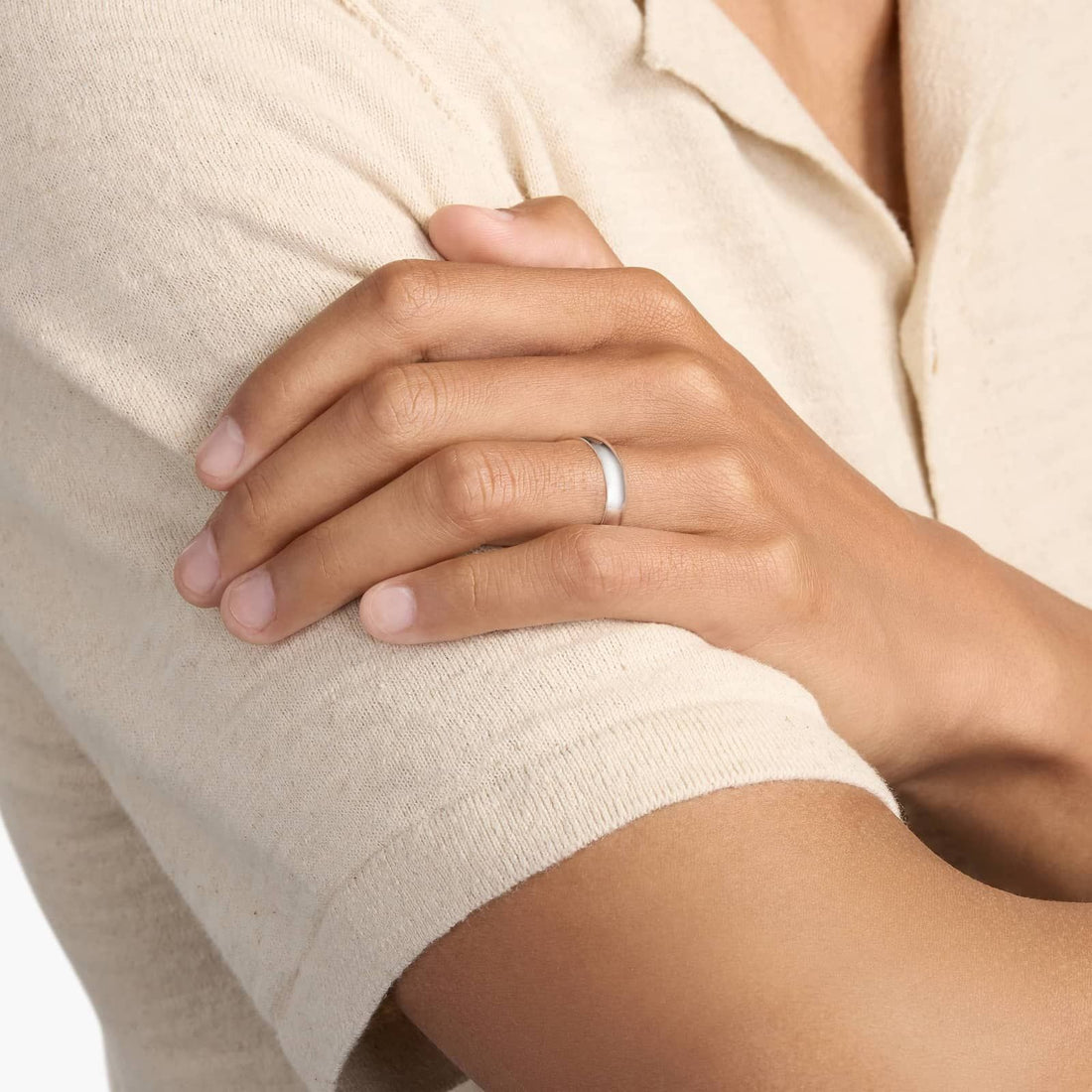 Mid-weight Comfort Fit Wedding Ring in Platinum (5mm)